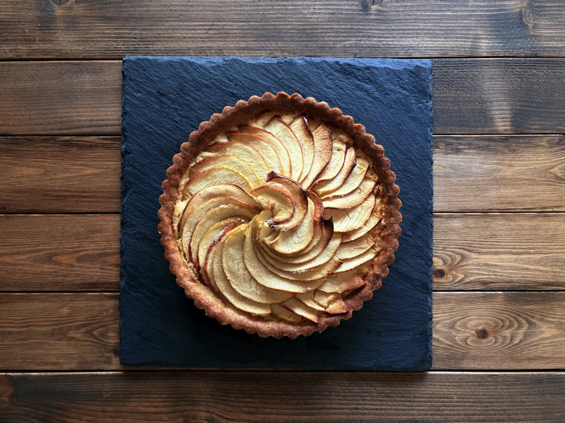 リンゴのタルト（ホール）